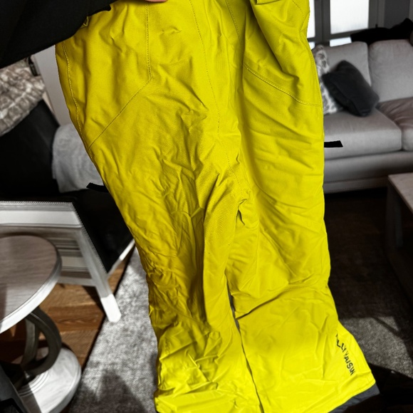 Youth size 8 Helly Hansen ski suit - Picture 7 of 11